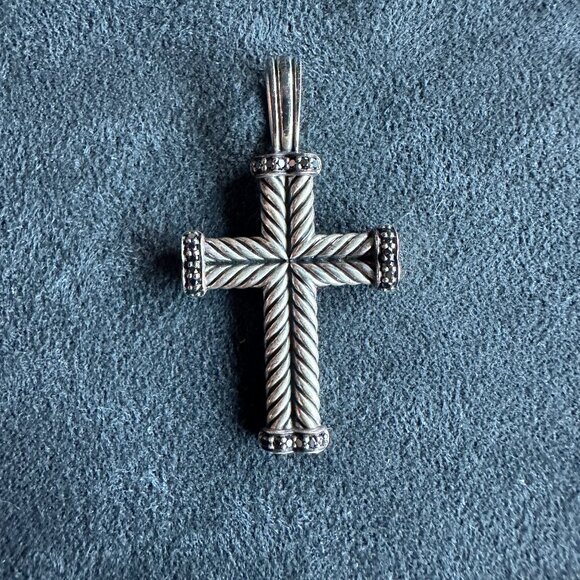 David Yurman Chevron Cross Pendant in Sterling Silver & Black Diamonds - Picture 5 of 12